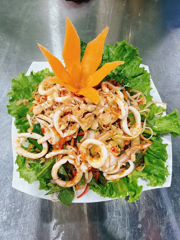 Gỏi mực Thái tại Hải Sản Góc 108 Nha Trang